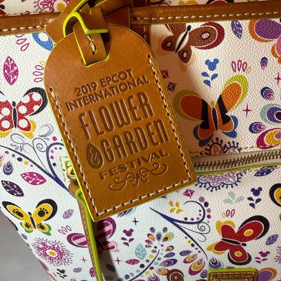 Disney Epcot Flower & Garden Festival 2019 Tote and Wallet Dooney & Bourke - Picture 9 of 15